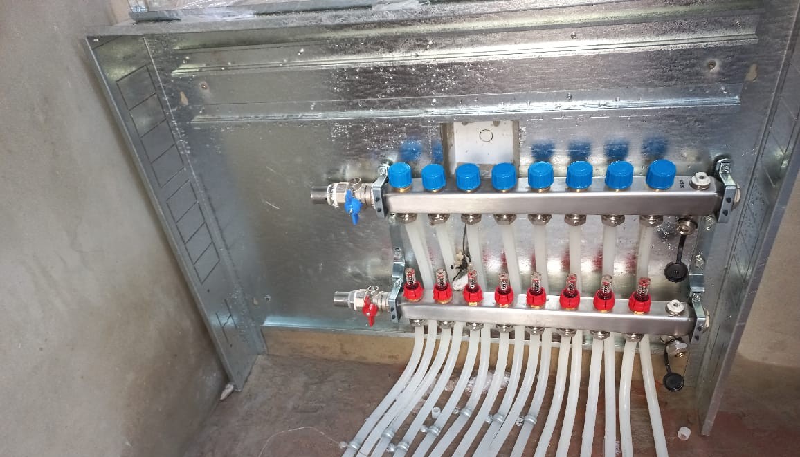 Hydronic water-based underfloor heating installation in a new South African home